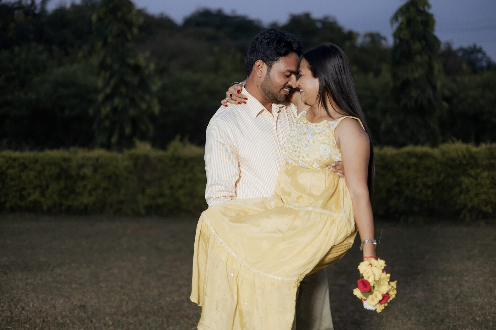 Evening lift portrait on the lawn, Chitrakoot pre-wedding shoot