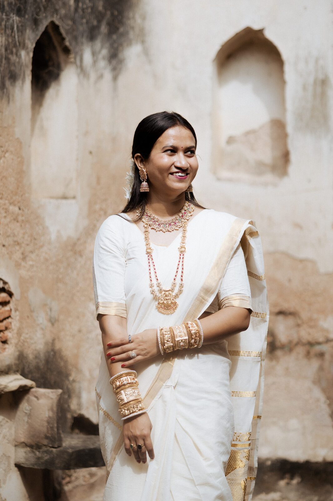 Bride-to-be portrait in kasavu saree and temple jewellery at Ganesh Bagh, Chitrakoot