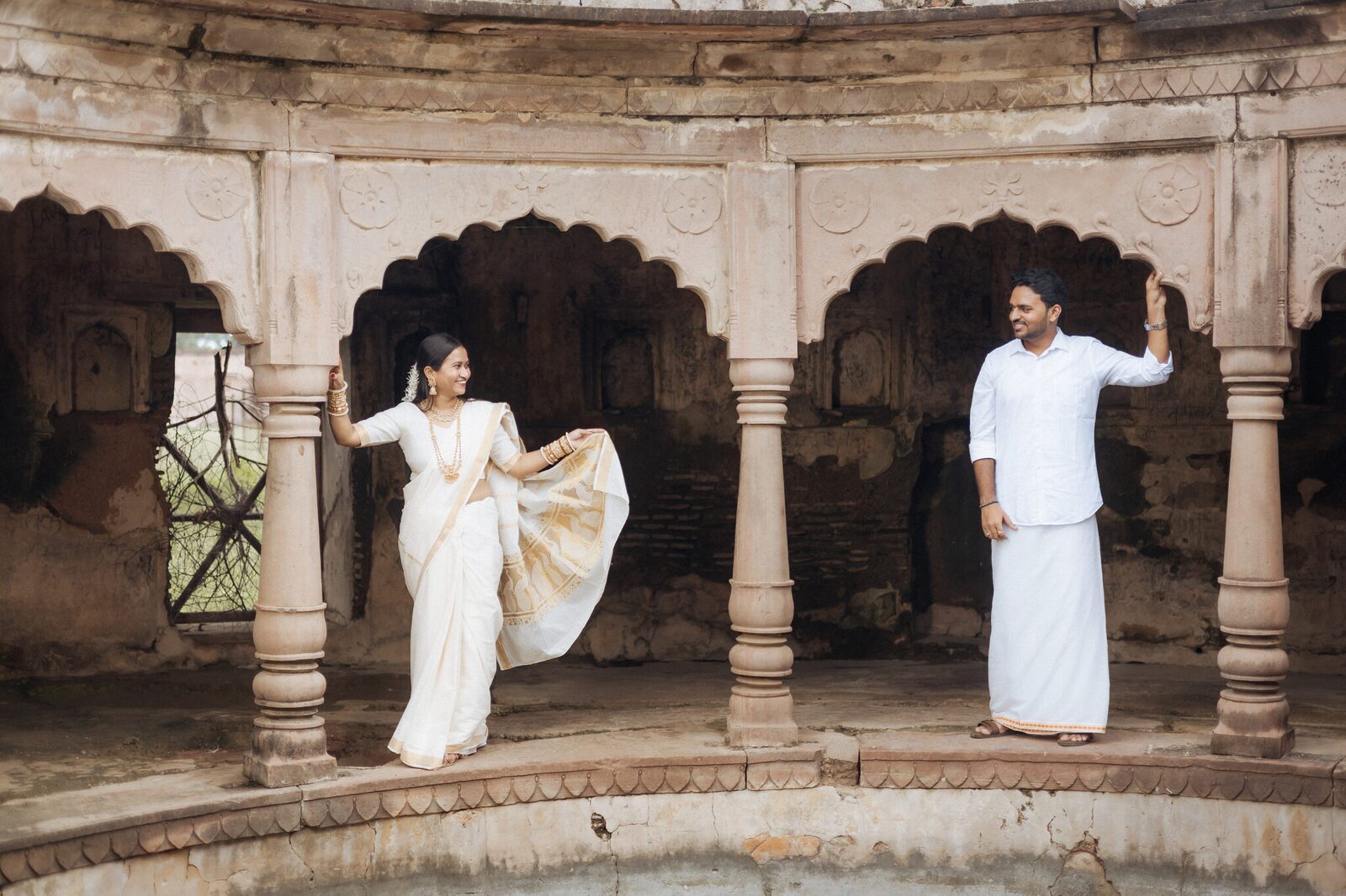 Pre-wedding shoot at Ganesh Bagh, Chitrakoot · PickYouPic