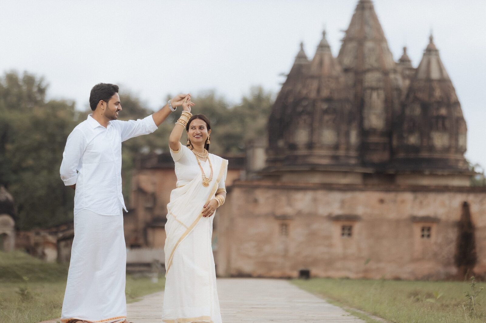 Twirl in front of the temple shikhar at Ganesh Bagh, Chitrakoot