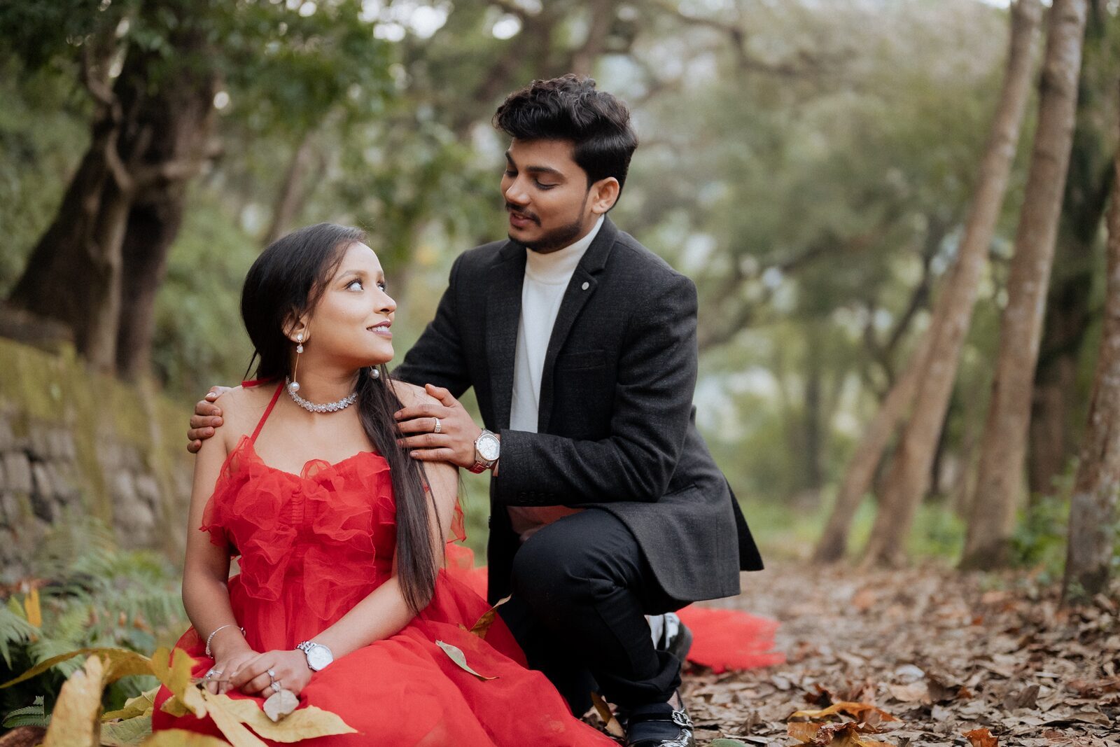 Pre-wedding shoot in Mukteshwar — forest · PickYouPic