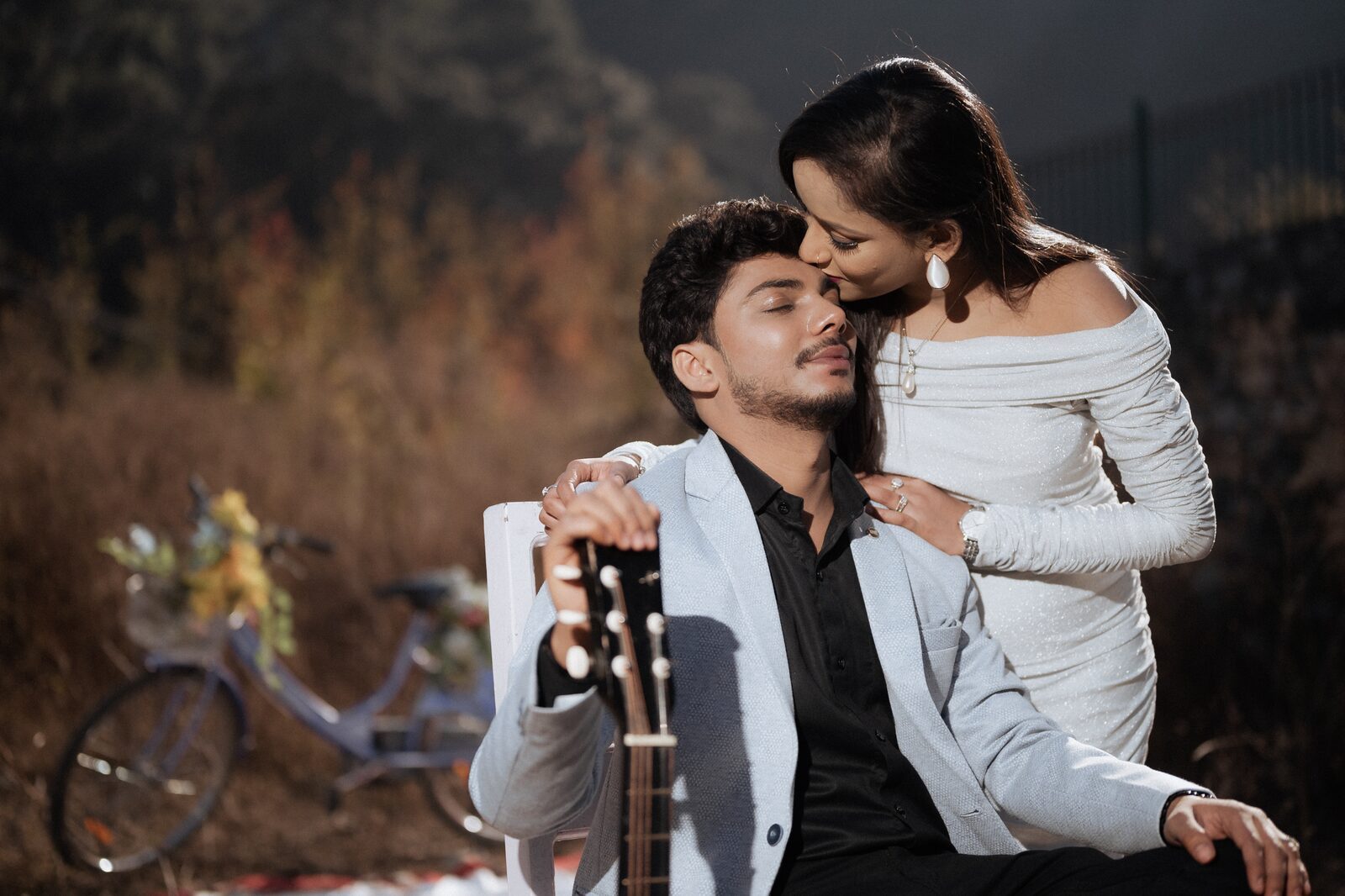Pre-wedding shoot in Nainital — picnic · PickYouPic