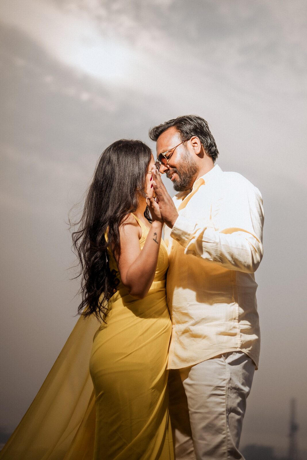 Couple embracing on Pabhosa hill, Kaushambi pre-wedding shoot